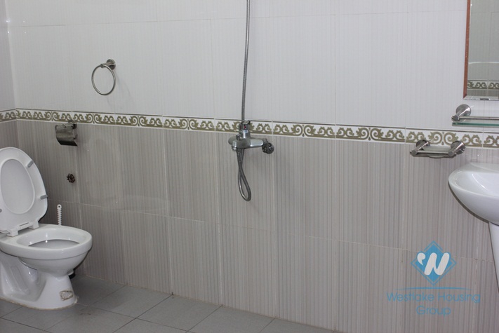 Unfurnished house for rent in Nghi Tam street, Tay Ho, Hanoi